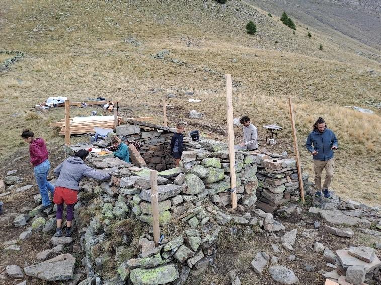 Les stagiaires du Gabion à l'oeuvre © L. Cagin